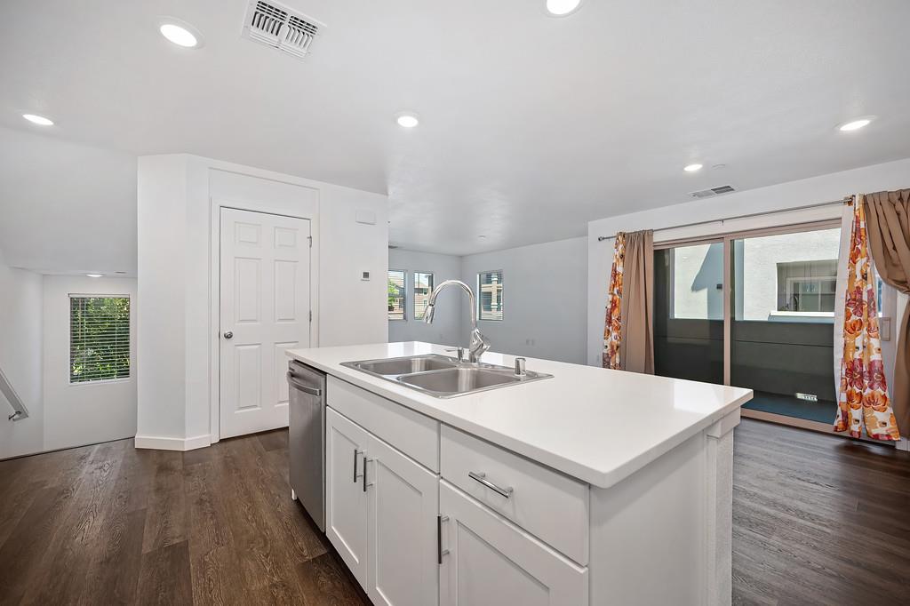 3039 Mesmerizing Walk, Sacramento, CA 95835-2672