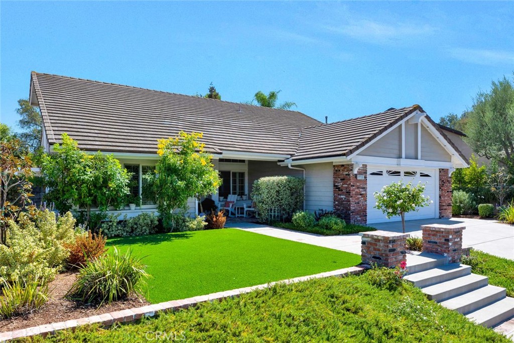 7710 E Strawberry Ridge