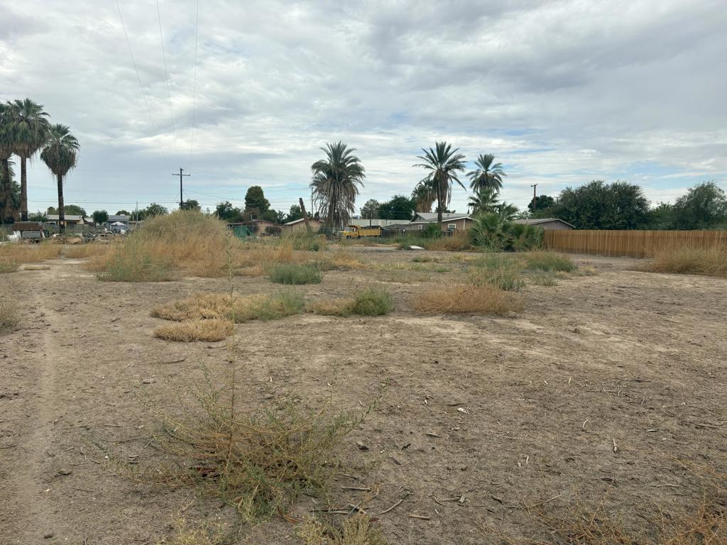 0.61 Acres N Solano Avenue
