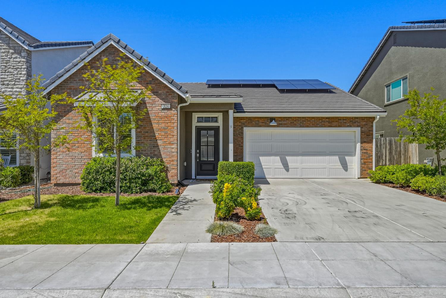 324 Huntington Ave, Madera, CA 93636-9009
