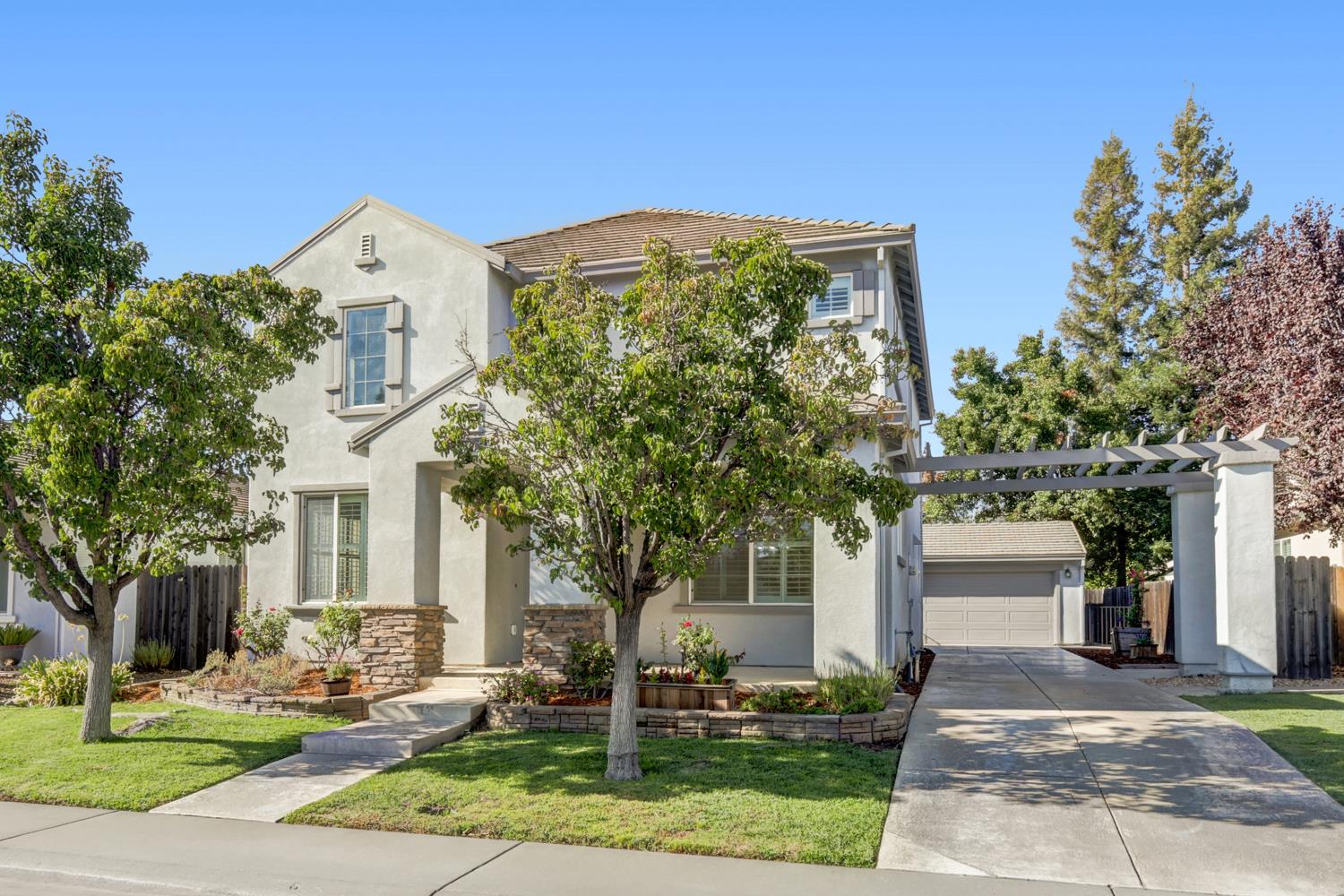 9645 Glacier Creek Way, Elk Grove, CA 95624-6080