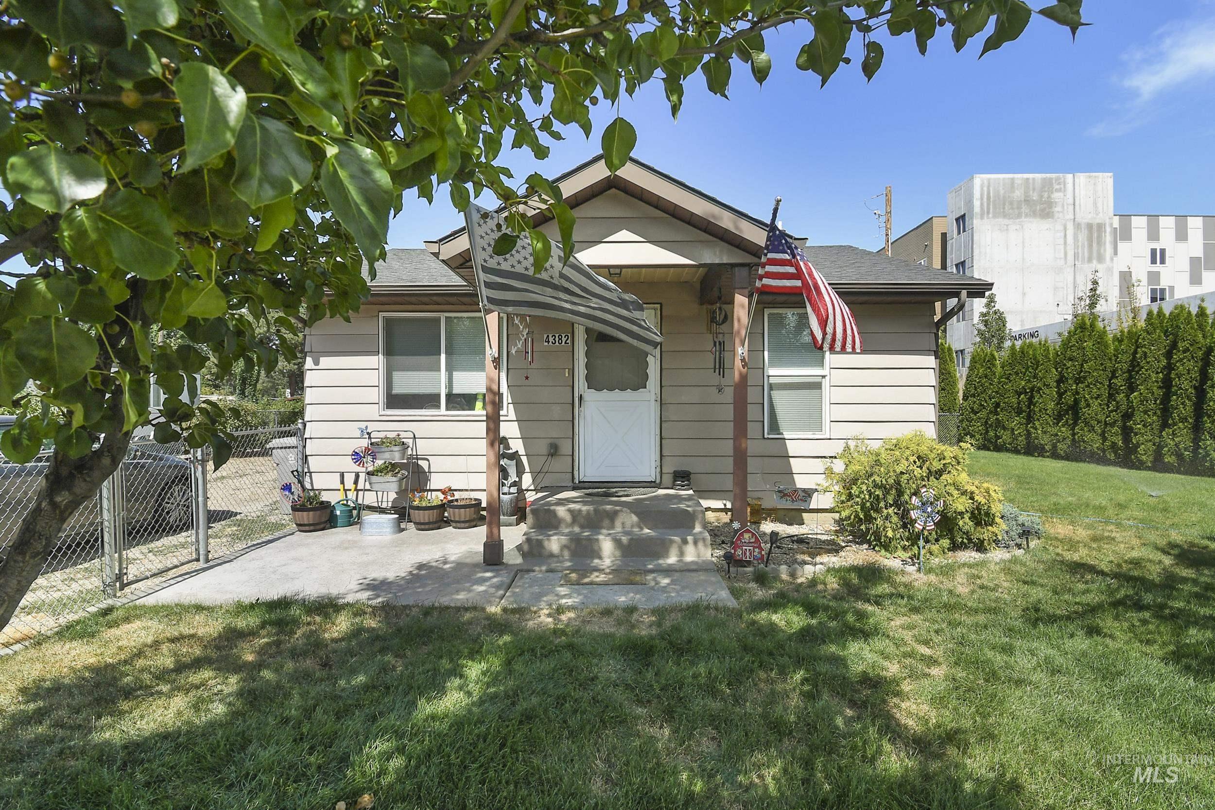 4382 N Adams St, Garden City ID 83714
