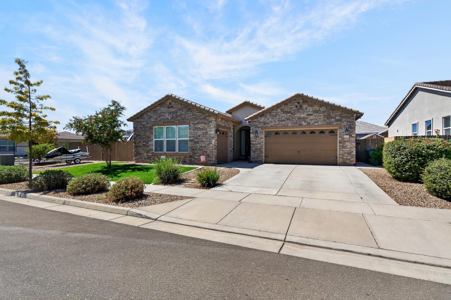 2013 Van Ruiten Dr, Lodi, CA 95242-9194