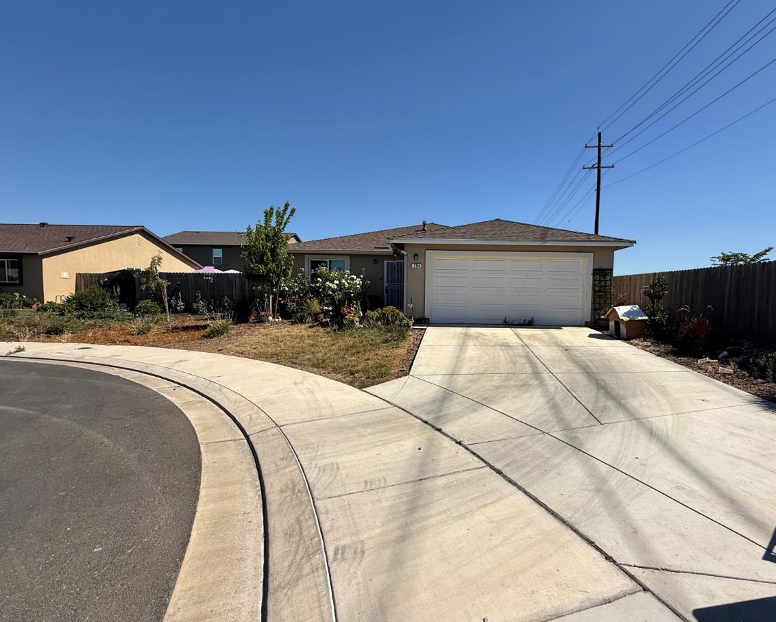 794 Dean Ct, Merced, CA 95341-8016