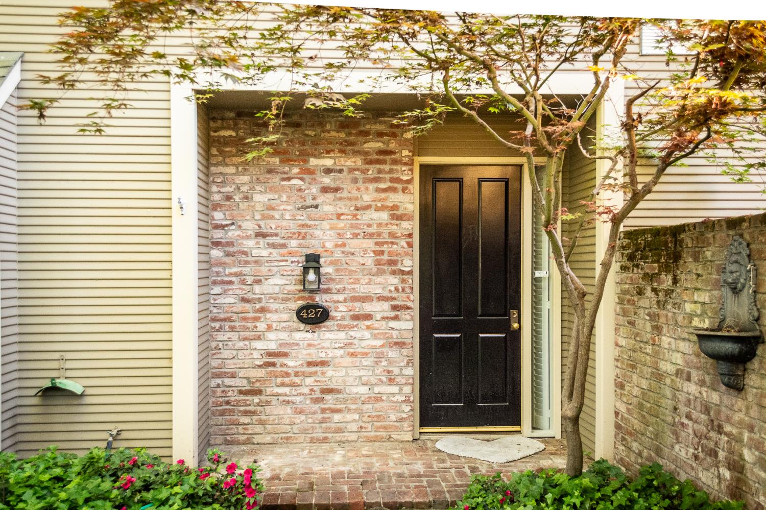 427 Wyndgate Rd, Sacramento, CA 95864-5933