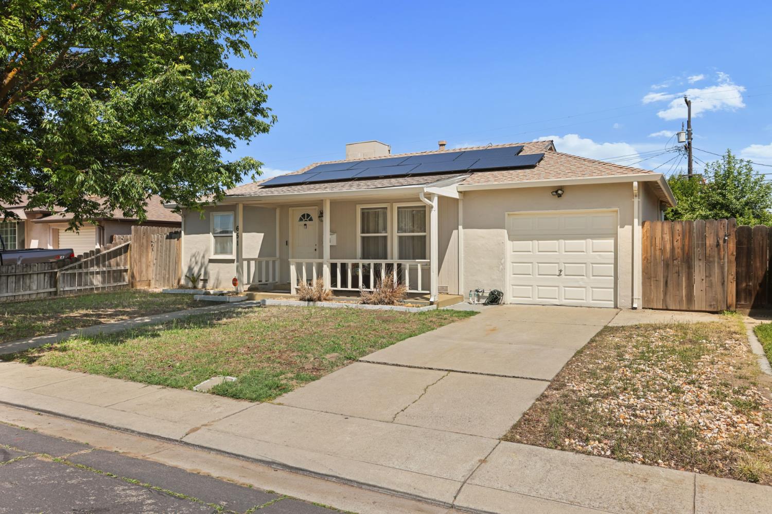 651 Pine St, Manteca, CA 95336-4811