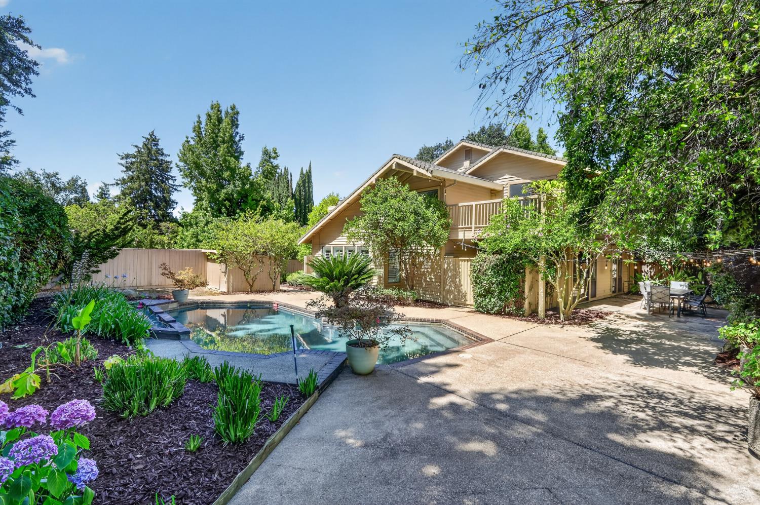 281 Portinao Cir, Sacramento, CA 95831-2951