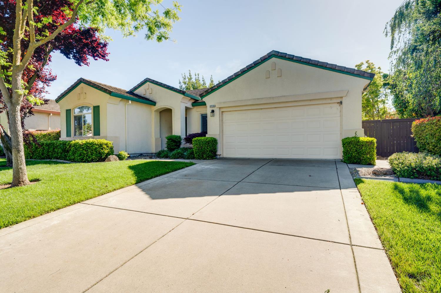 2713 Robinson Creek Ln, Elk Grove, CA 95758-3618