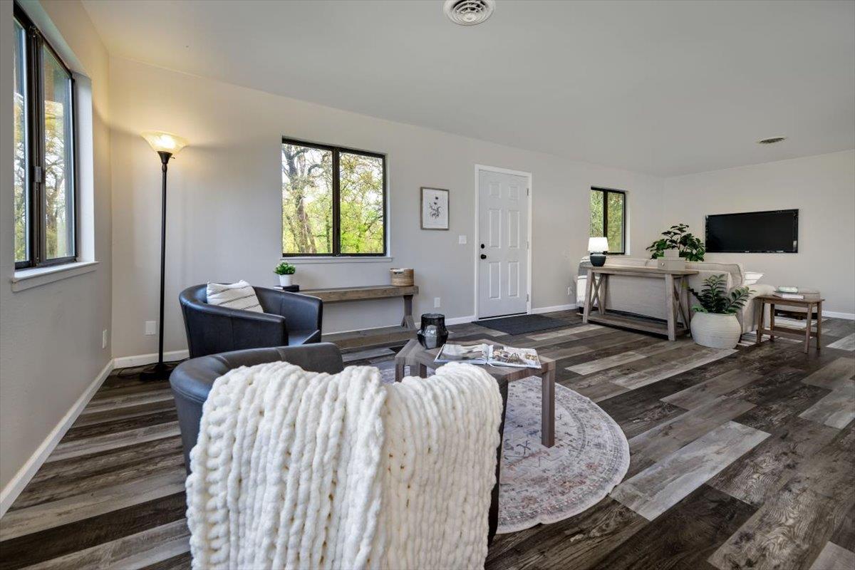 11365 Shadow Ln, Browns Valley, CA 95918-9722