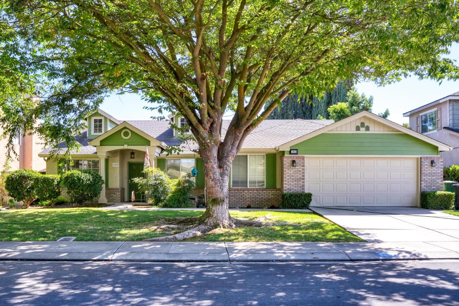 1812 Legend Dr, Modesto, CA 95357-0845