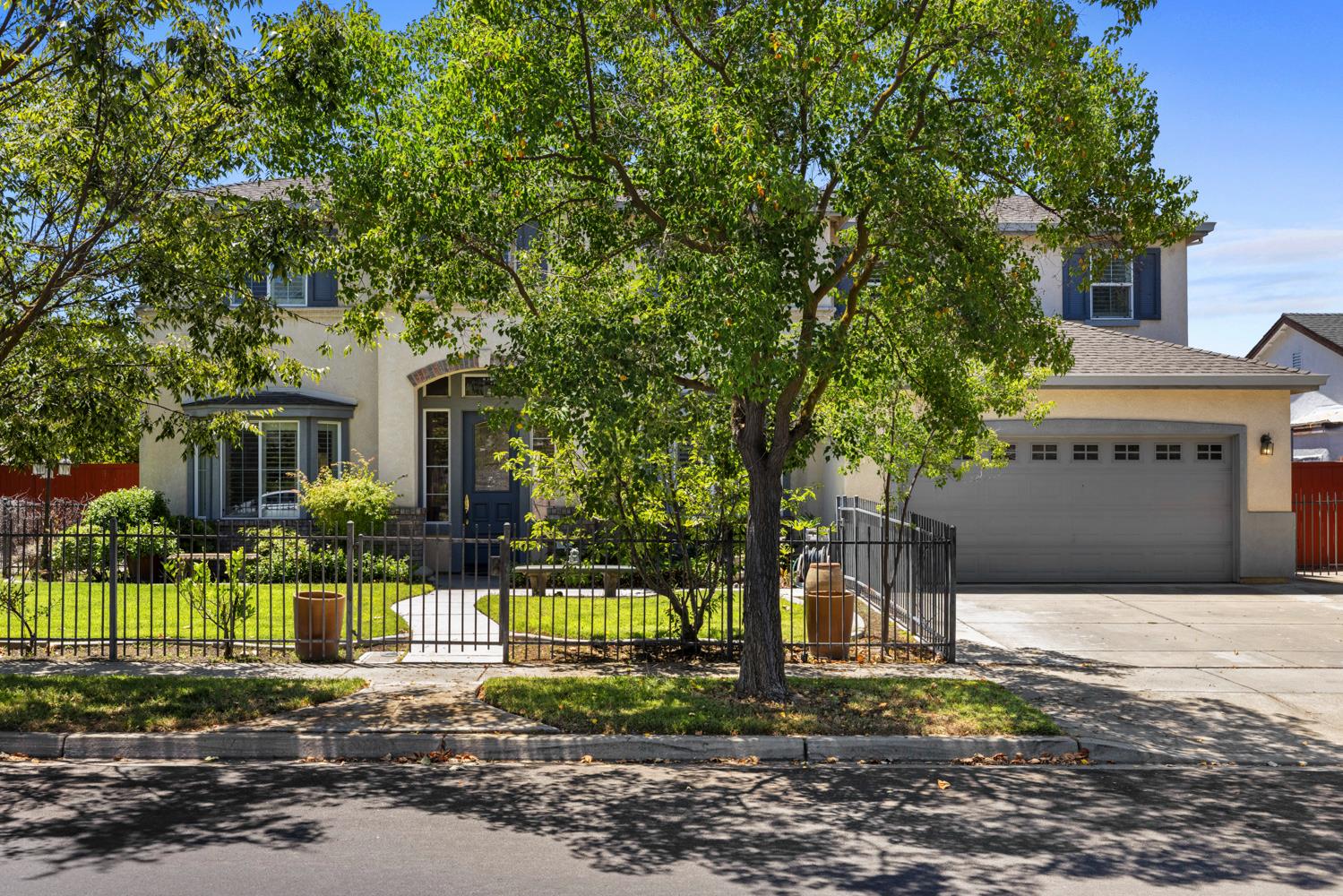 122 Memory Ln, Turlock, CA 95382-7271