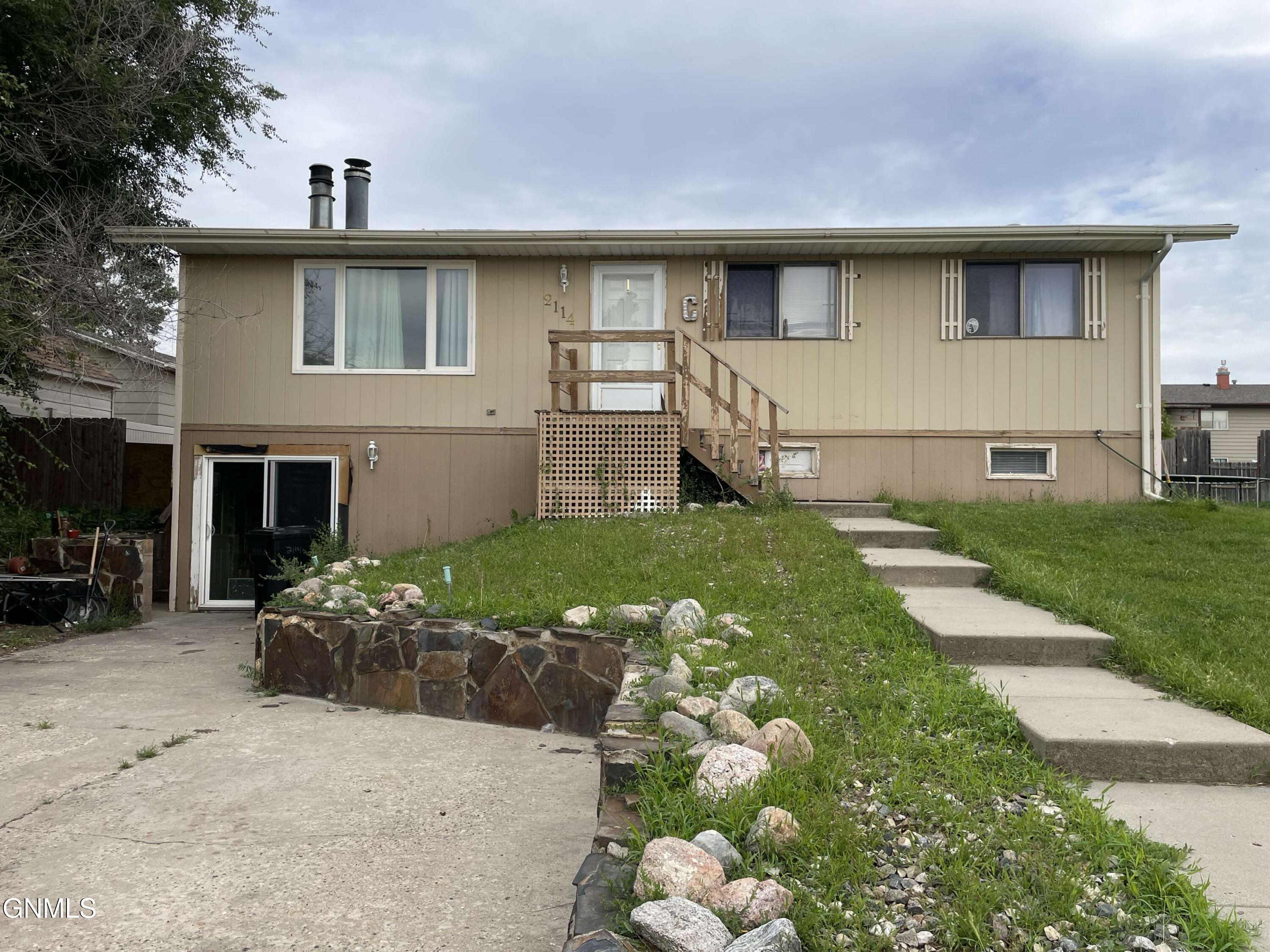2114 8th Avenue E, Williston, ND 58801
