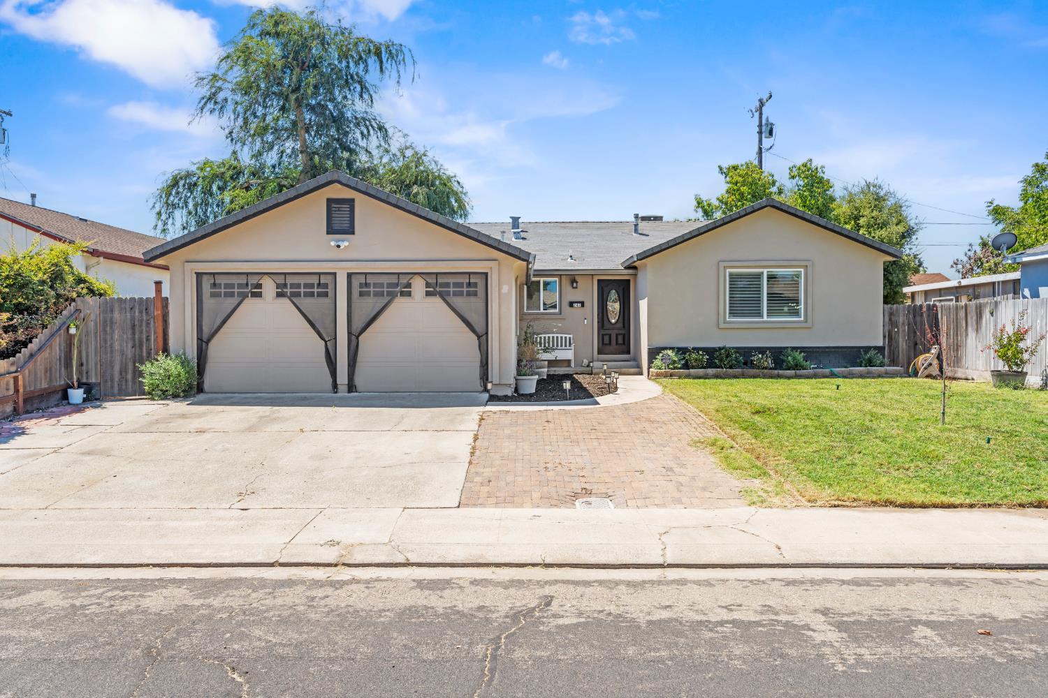 242 Martha St, Manteca, CA 95337-5658