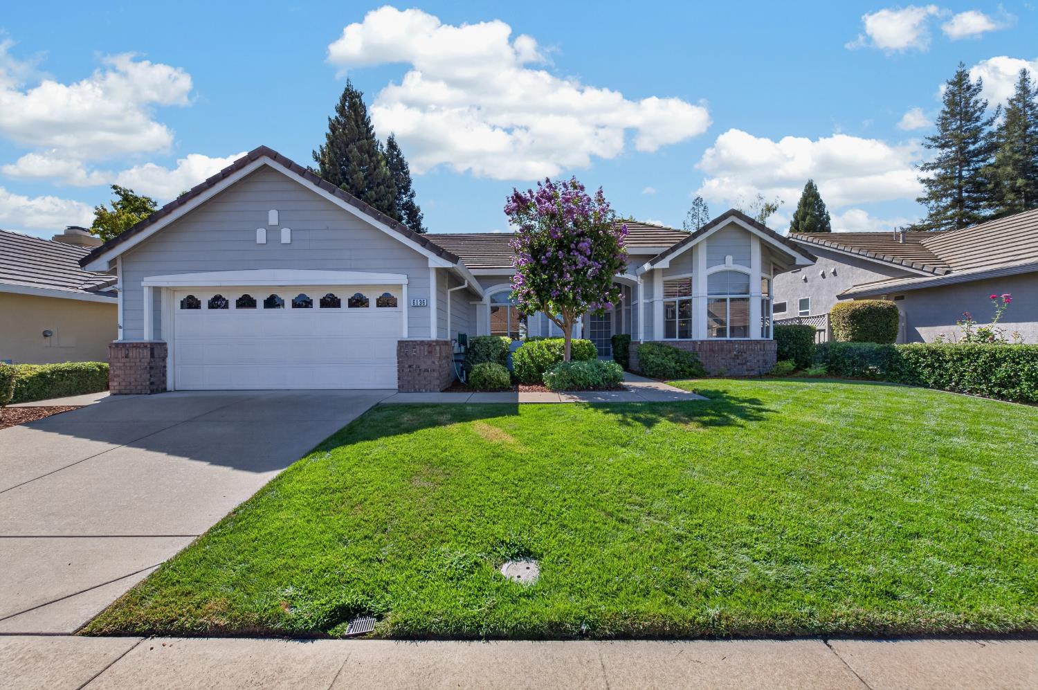 6136 Rose Garden Ln, Roseville, CA 95747-8027