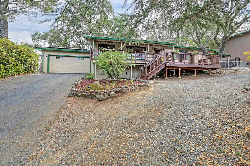 3017 Oakwood Rd, Cameron Park, CA 95682-9042