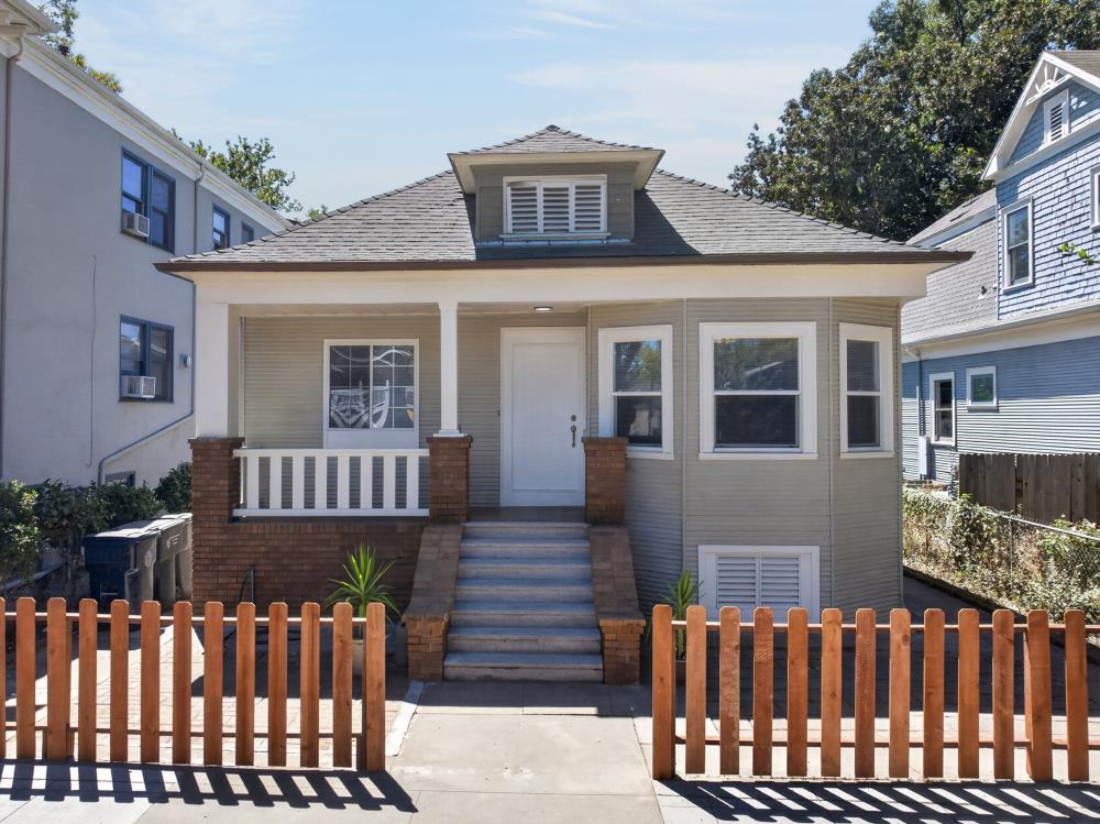 1026 V St, Sacramento, CA 95818-1334