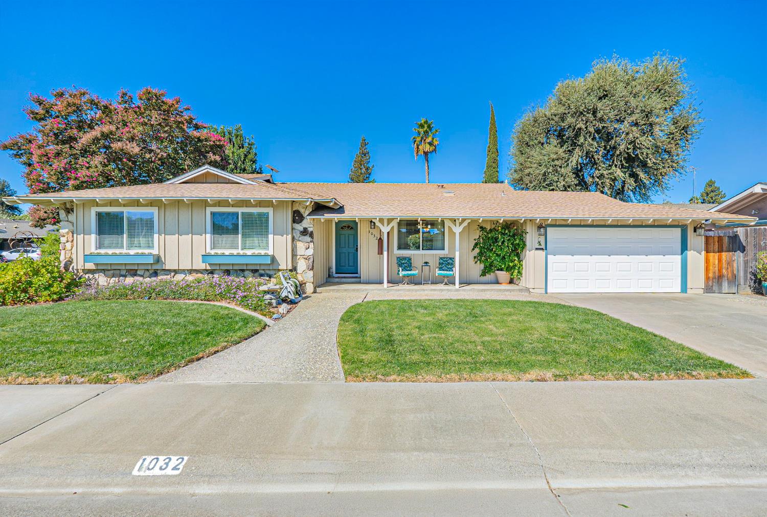 1032 Sycamore Ln, Woodland, CA 95695-4439