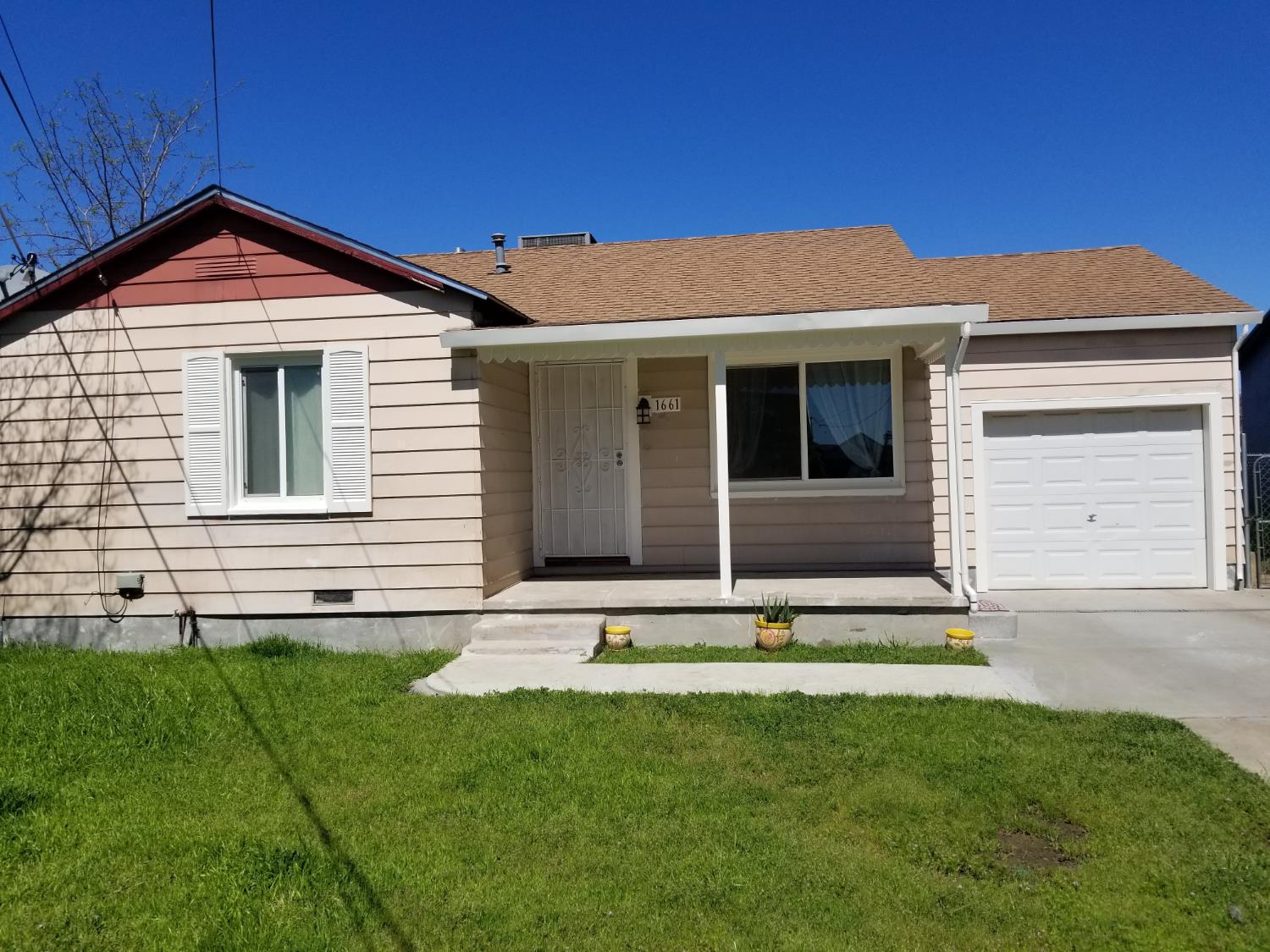 1661 Glenrose Ave, Sacramento, CA 95815-1916