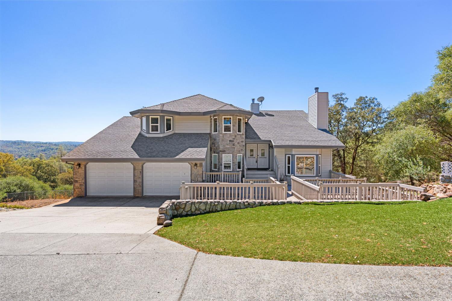 10680 Cub Ct, Grass Valley, CA 95949-8505