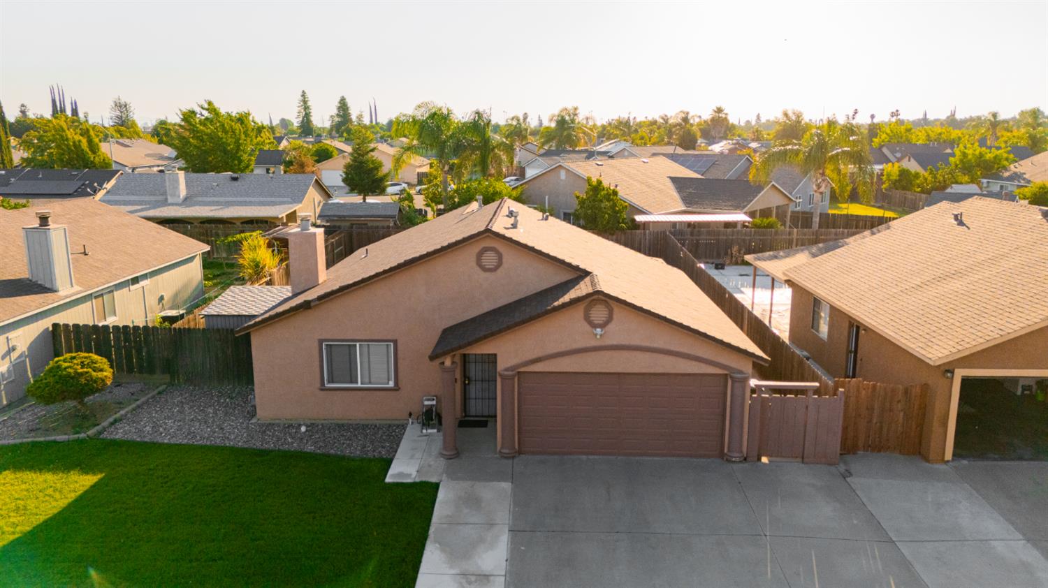 1422 Pinot Dr, Livingston, CA 95334-9454