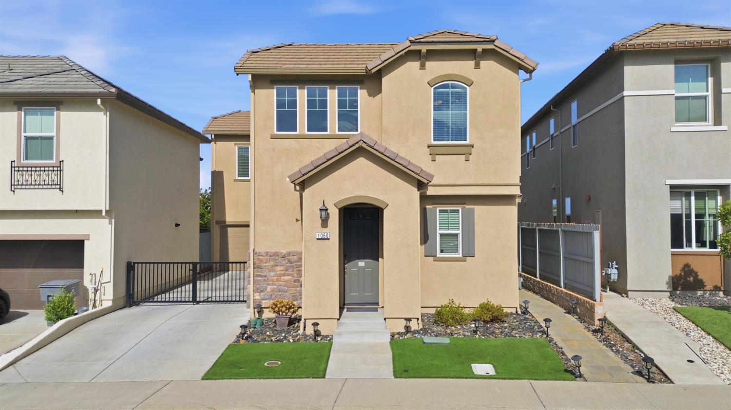 1060 Sagittaria Cir, Rocklin, CA 95765