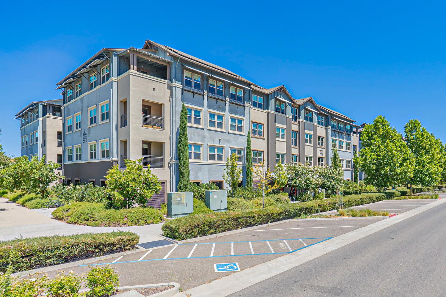1000 Berryessa Ln #225, Davis, CA 95616-4596