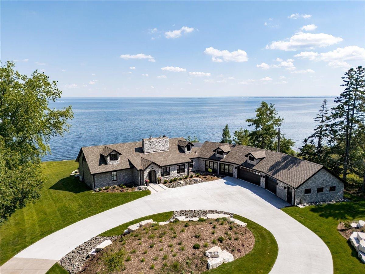 2836 London Road, Duluth, MN 55804