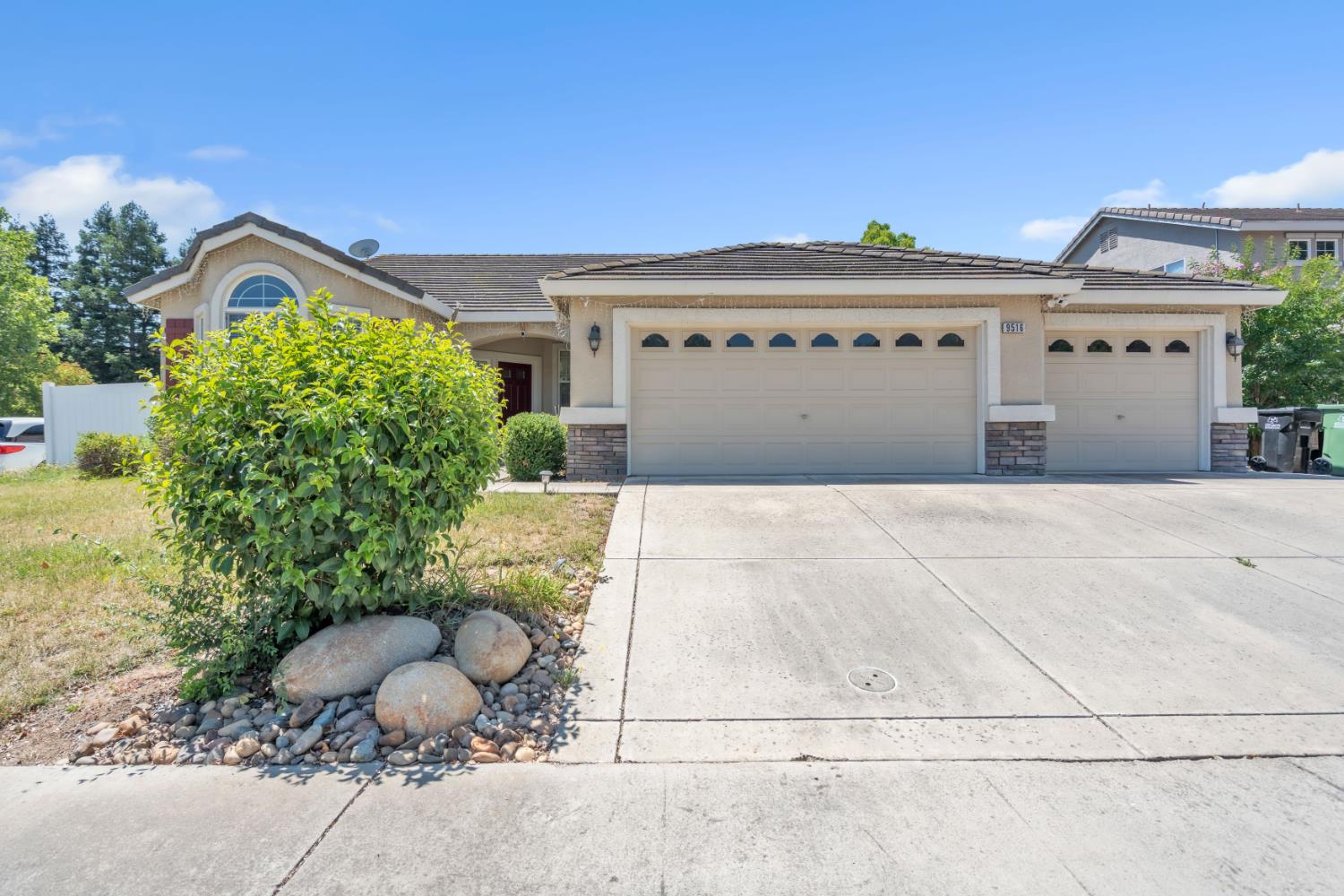 9516 Grasmeer Way, Elk Grove, CA 95624-4429