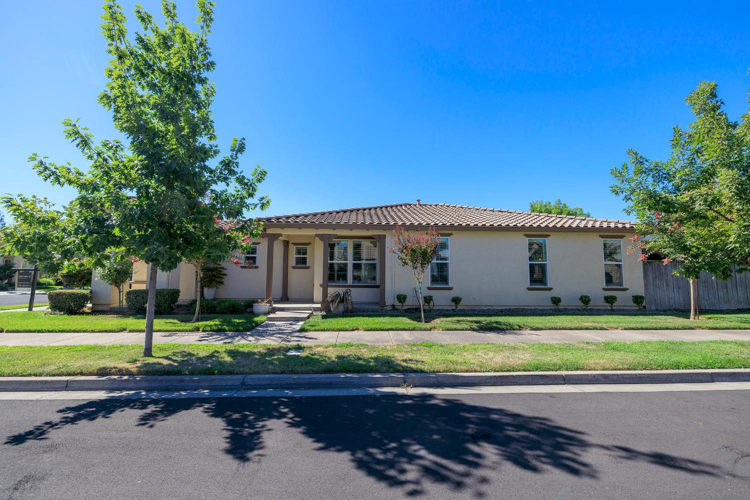 312 Merlot Dr, Oakdale, CA 95361-8281