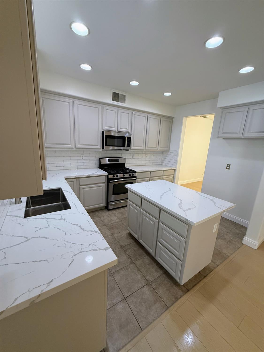 5424 Knotty Pine Way, Sacramento, CA 95835-2604