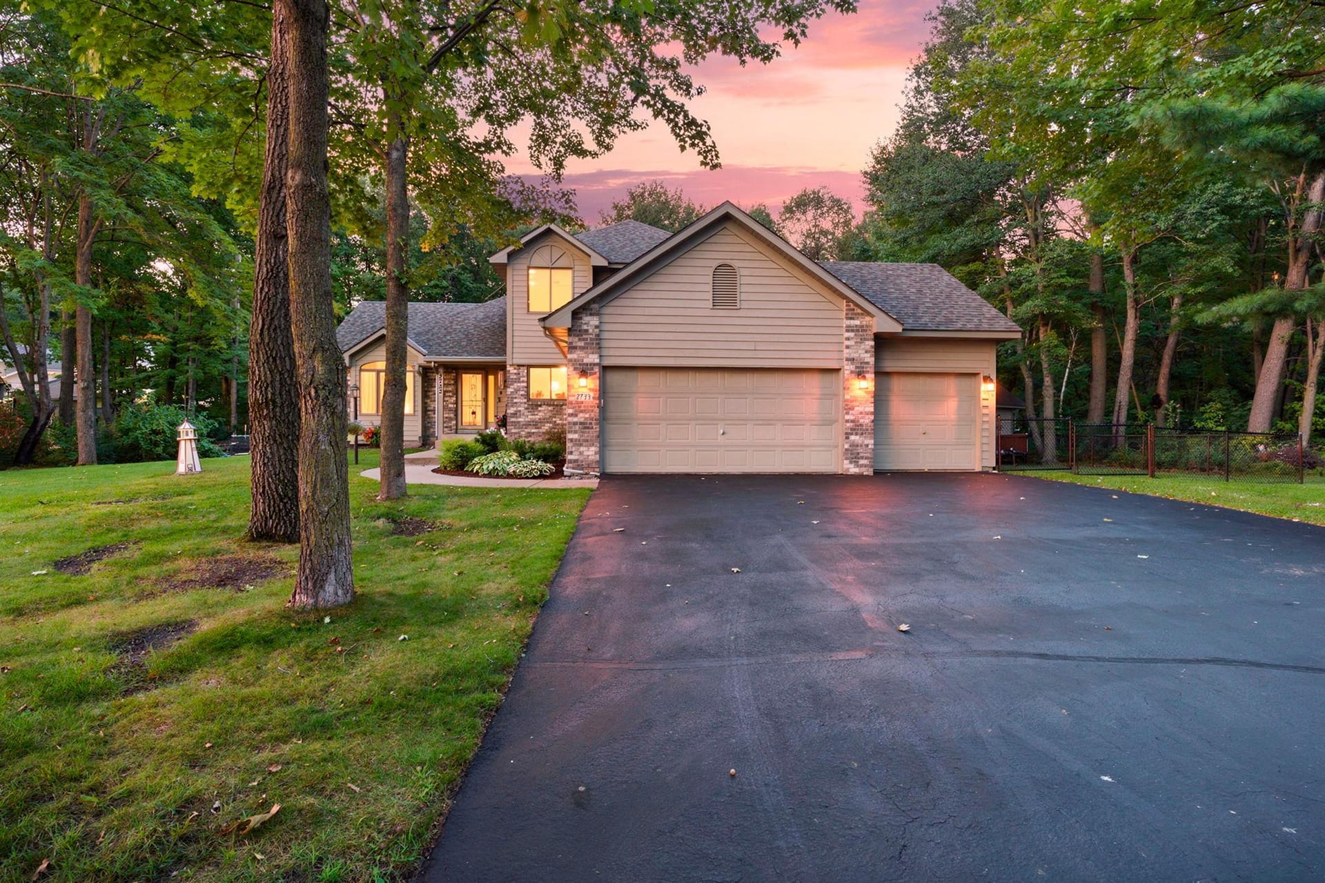 2733 158th Avenue NE, Ham Lake, MN 55304