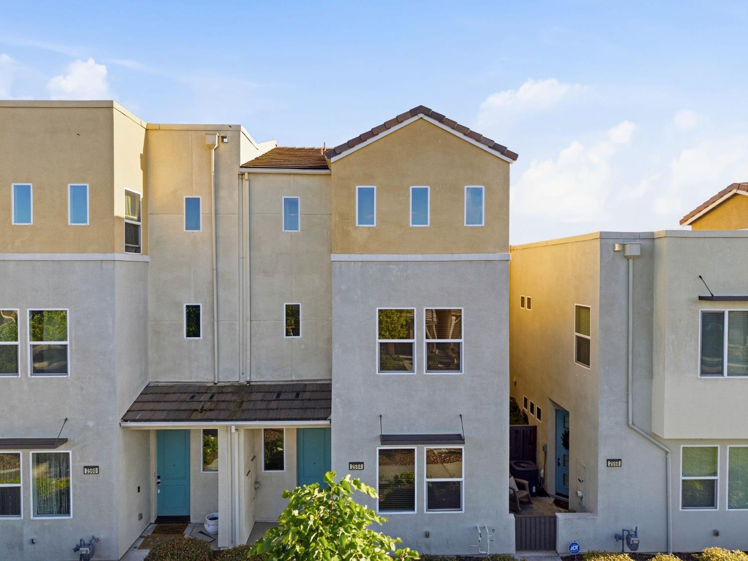 2564 Prosper Rd, Sacramento, CA 95834-2118