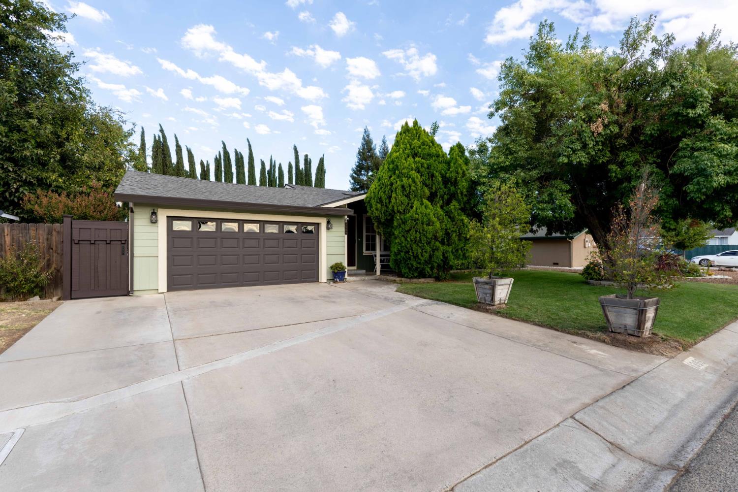 1368 S Walton Ave, Yuba City, CA 95993-6457