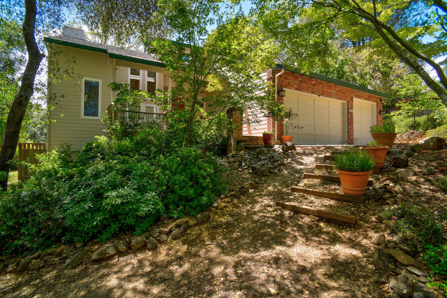 2547 Lakeridge Oaks Dr, El Dorado Hills, CA 95762-3931