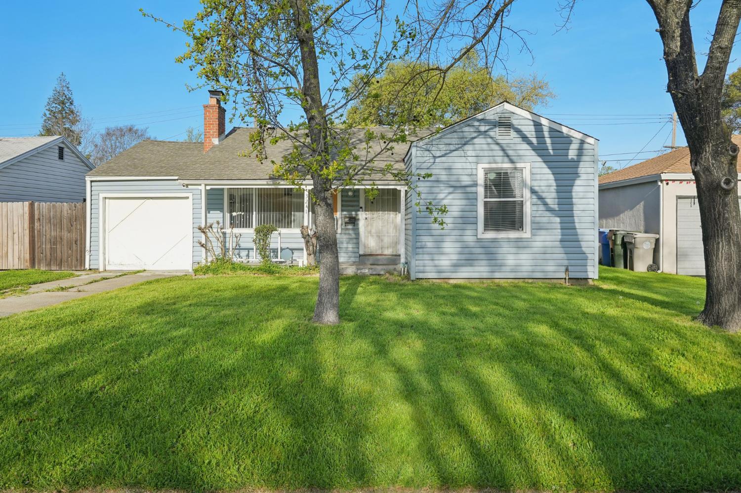 3241 Belmont Way, Sacramento, CA 95815-1321