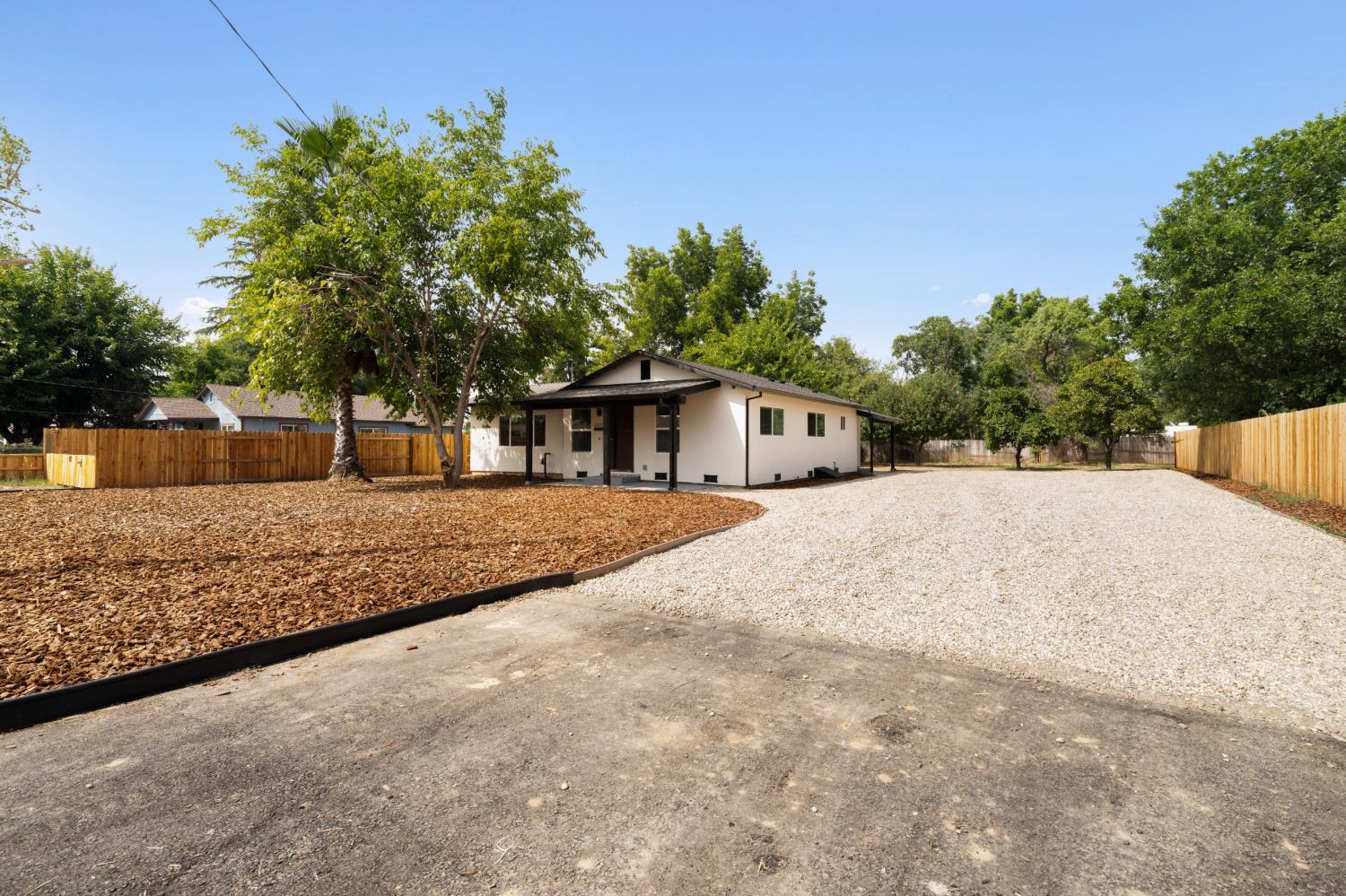 5523 Cottonwood Ave, Olivehurst, CA 95961-6709