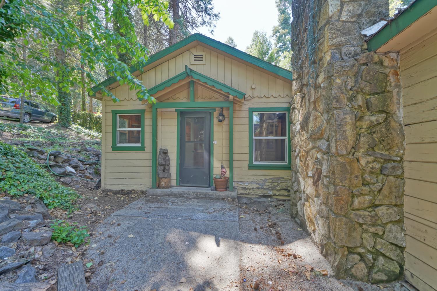 6929 Split Bend Rd, Pollock Pines, CA 95726-9565