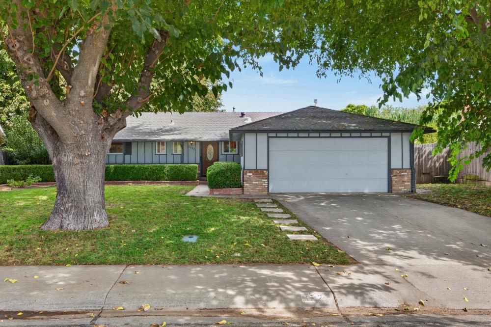 1727 Archer Dr, Woodland, CA 95695-5606