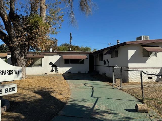2724 Sparks Way, Modesto, CA 95350-1744