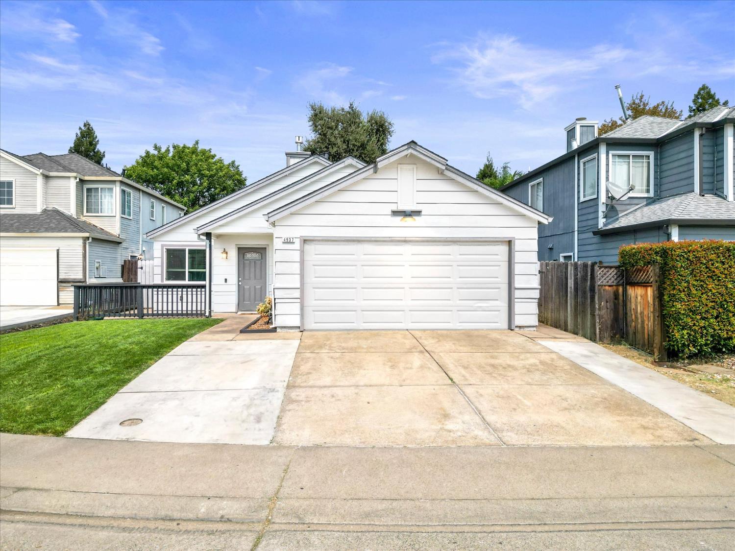 4937 Juniper Hill Pl, Antelope, CA 95843-5967