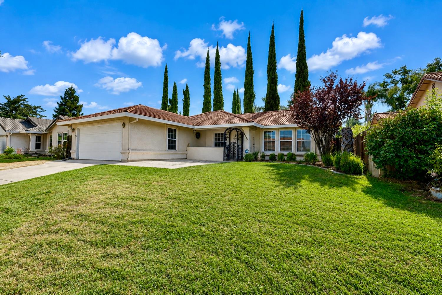 2588 Stonybrook Ave, Merced, CA 95348-1320