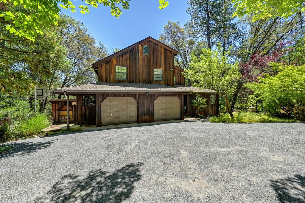 4460 Nishinam Trl, Garden Valley, CA 95633-9442