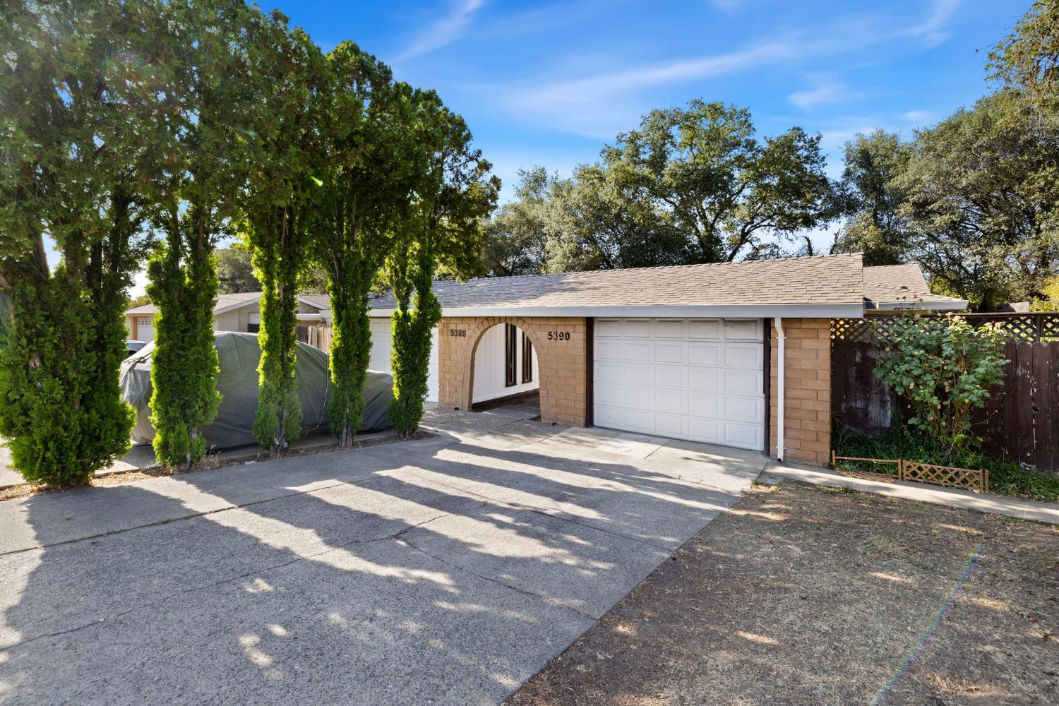 5388-5390 Elsinore Way, Fair Oaks, CA 95628-3307