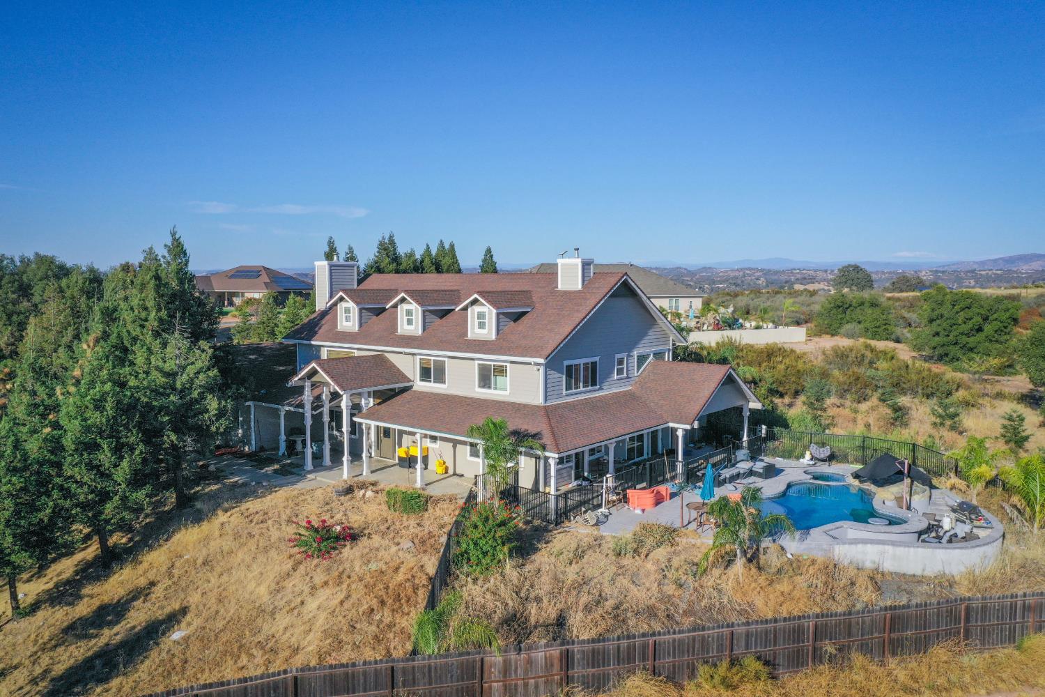 182 Oak Ridge Dr, Valley Springs, CA 95252-8619