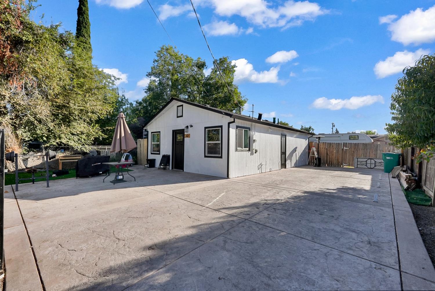 32 S Anthony Ave, Stockton, CA 95215-5305
