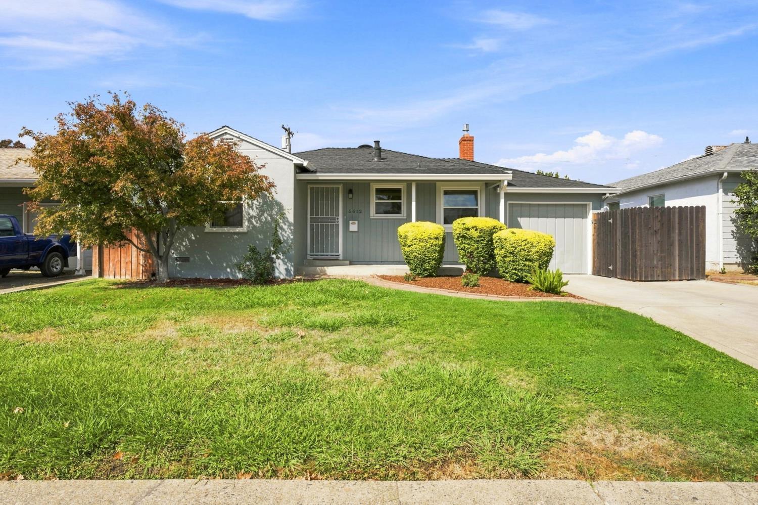 5612 Bradd Way, Sacramento, CA 95822-3102