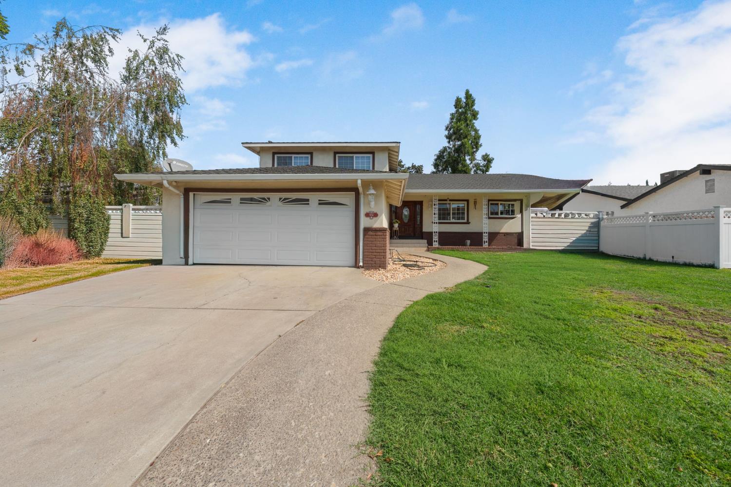 924 Alpine Ave, Manteca, CA 95336-3822