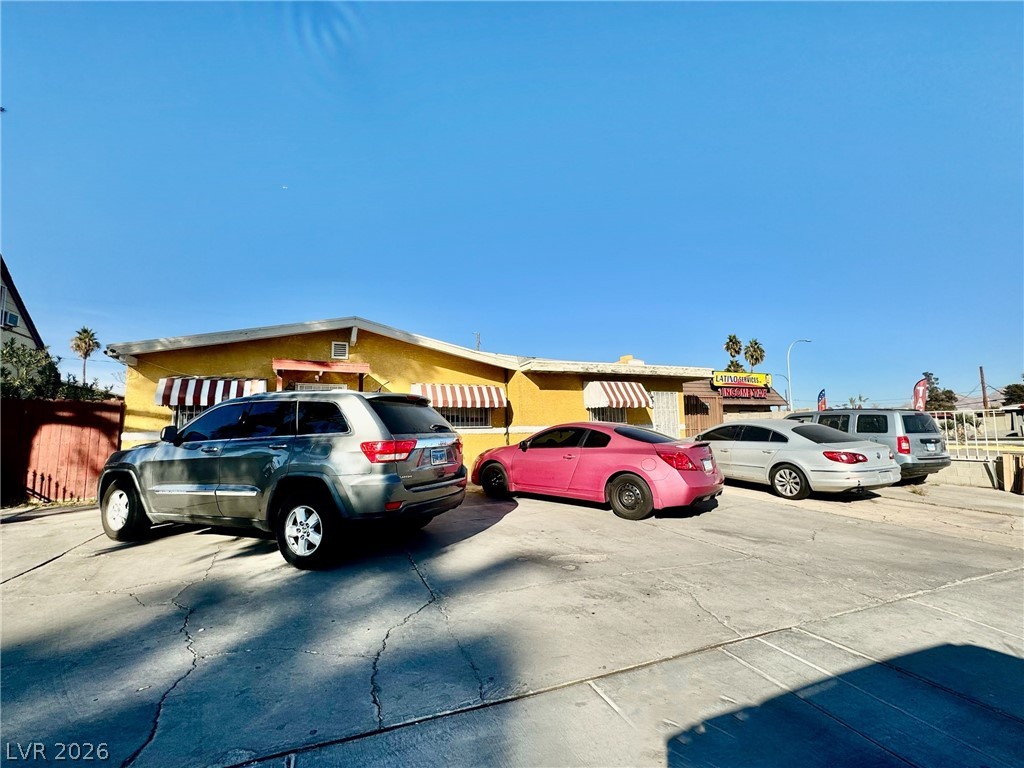 2033 East Saint Louis Avenue