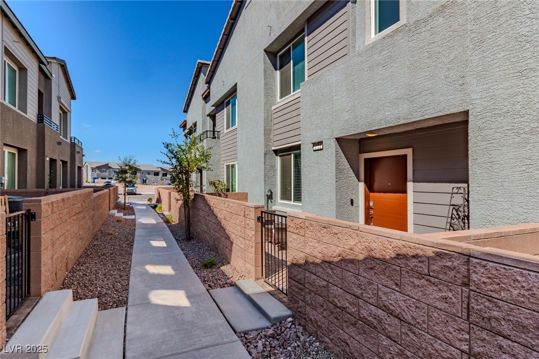 1521 Eva Crossing Place