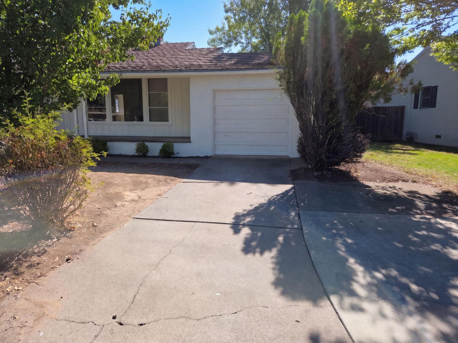 2580 Verna Way, Sacramento, CA 95821-6623